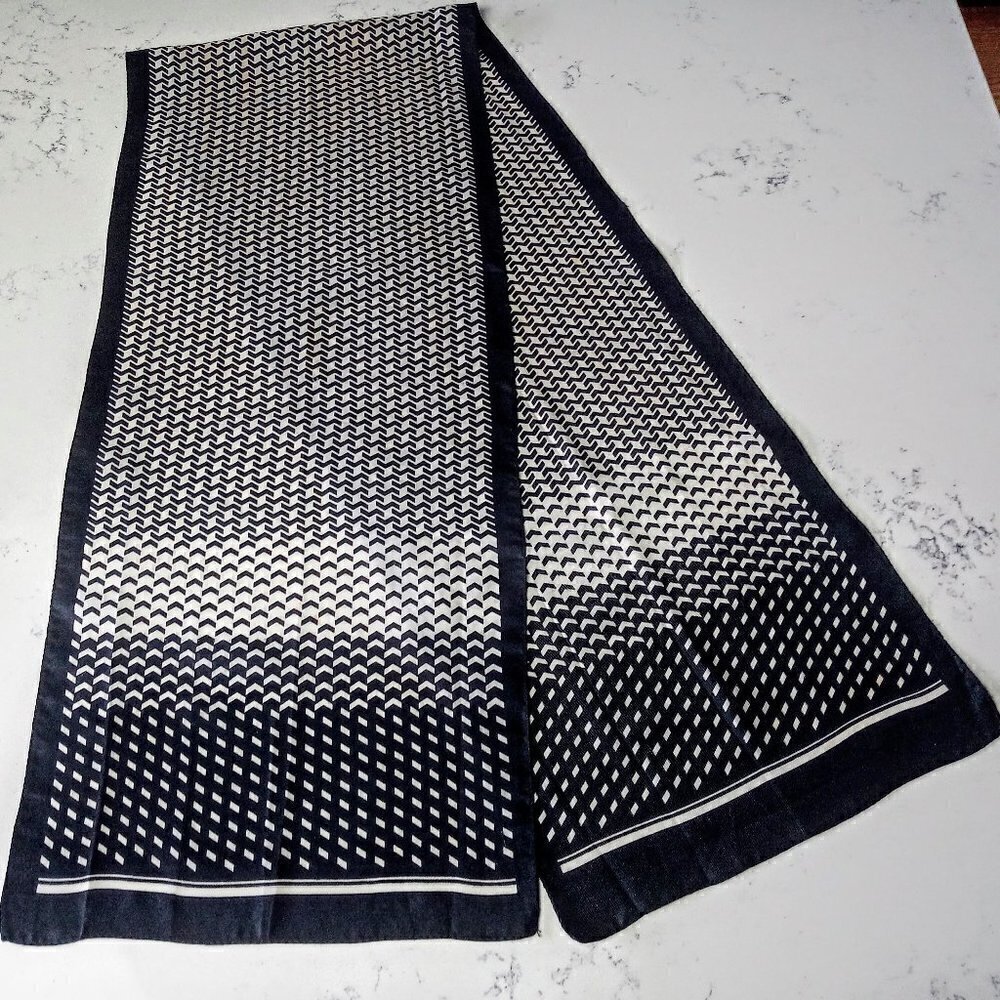 Vintage Black & White Chevron Print Oblong Scarf
